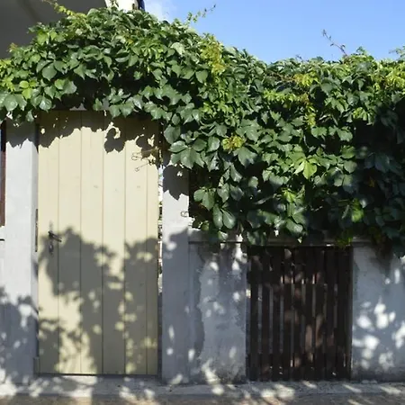 Private With A Garden And A Terrace Appartamento *