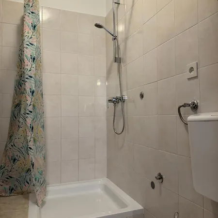 Apartment Private With A Garden And A Terrace Tisno