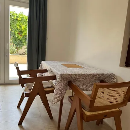 Private With A Garden And A Terrace Apartment
