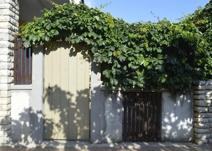 Private With A Garden And A Terrace Appartement *