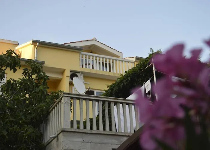 Private With A Garden And A Terrace * Tisno