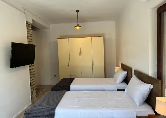 아파트 Private With A Garden And A Terrace