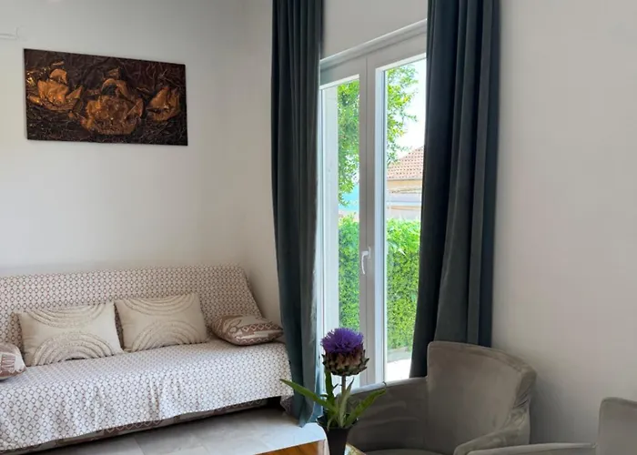 Private With A Garden And A Terrace Appartement *